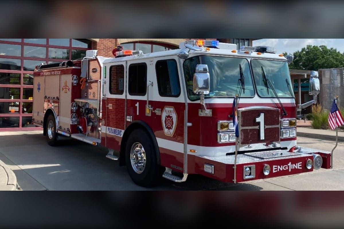 Aurora firefighter falls through collapsing floor, rescued minutes into house fire